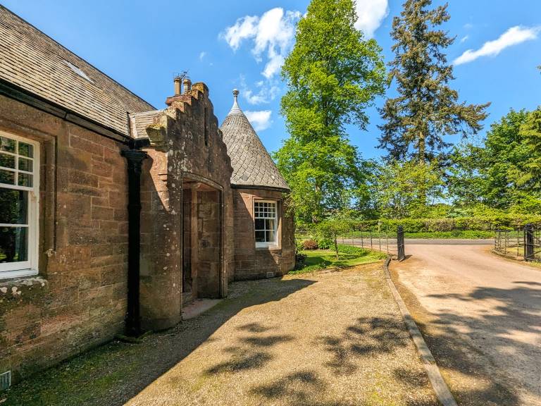 Cottage  Blairgowrie