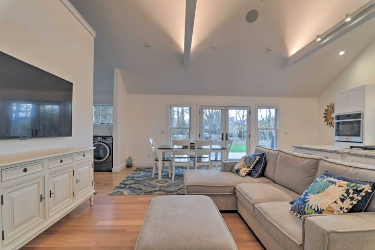 Walk to Beach! Cape Cod Cottage w/ Fire Pit — photo 4