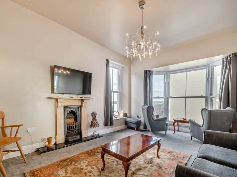 Child-friendly lovely cottage | Water view | Next to the beach | Dogs allowed in Tenby