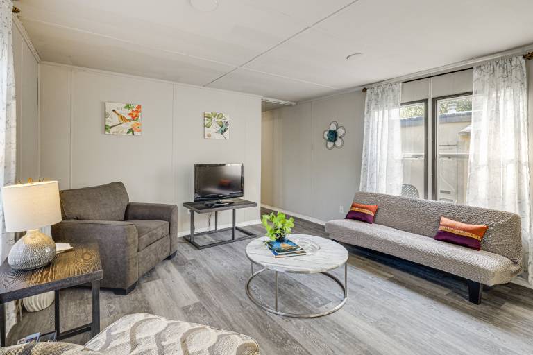 Pet Friendly DFW Home Base Easy Airport Access