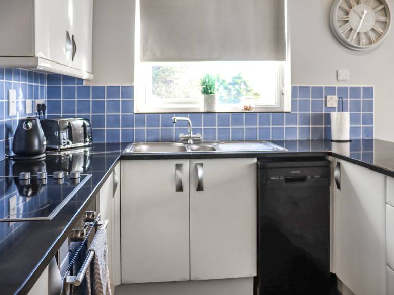 Children-friendly rental apartment with yard & jacuzzi | Pets allowed — photo 4
