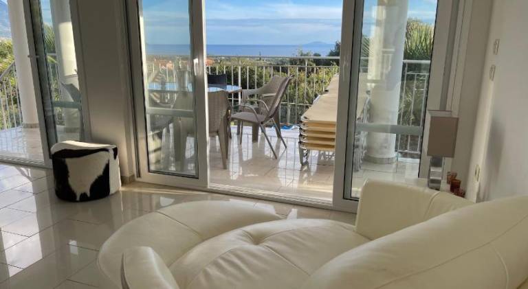 Spacious villa with pool | Dogs allowed — photo 4
