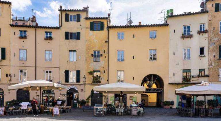 La Dimora nell'Anfiteatro Superior room and apartment Self check in Elevator Air Conditioning — photo 3