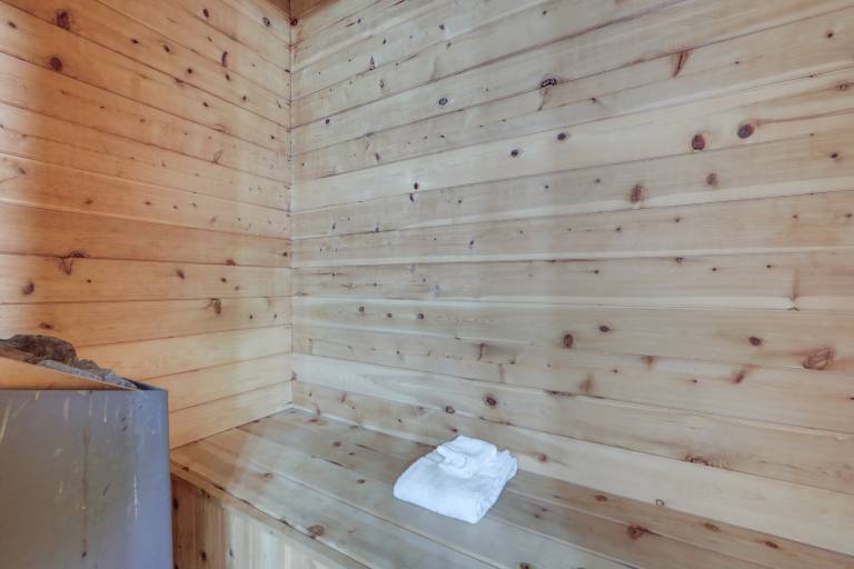 Hot Tub & Pet-Friendly! Gatlinburg Resort Cabin — photo 5