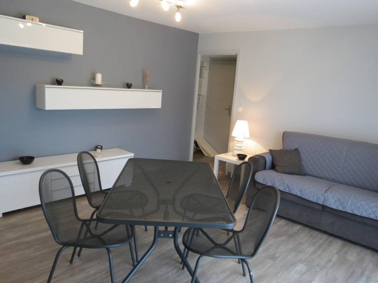 Rental apartment with pool — photo 5
