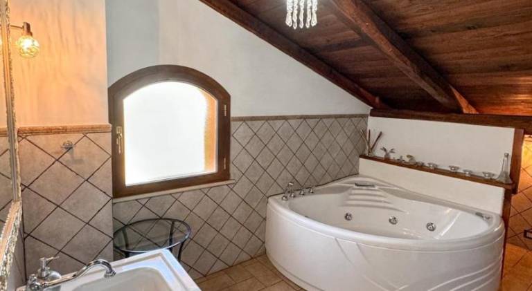 Vacation home with garden, terrace & jacuzzi | Good for workation — photo 2