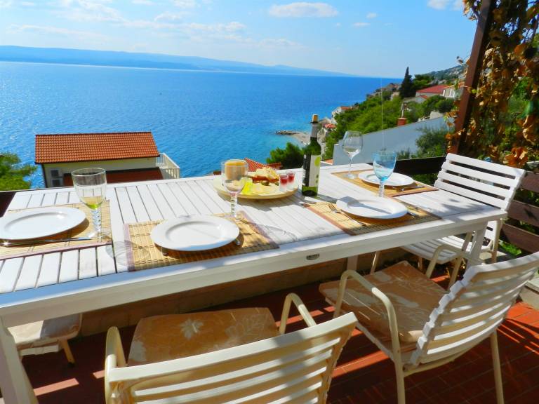 Charming vacation home with grill & garden | Garden view | Pet-friendly — photo 2