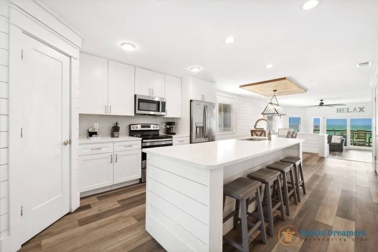 Silver Beach Retreat Beachfront & FREE VIP Package Beach Chair Service — photo 5
