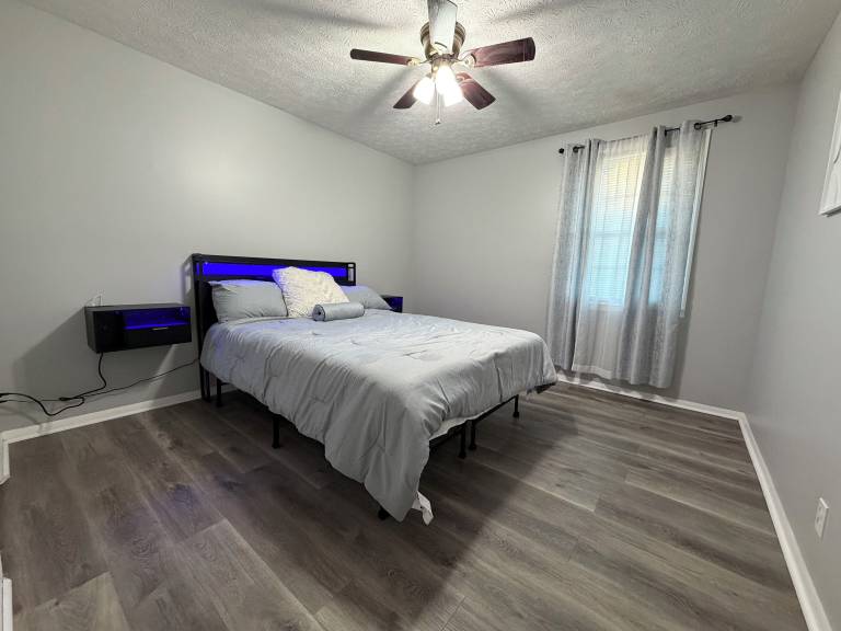 Bed and breakfast  Lenox Village