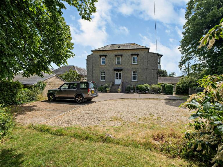 3 Bed in Niton 89972