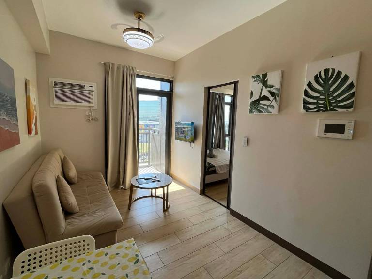Pleasant holiday apartment with pool & garden | Good for workation | Pets are welcome in Pasay