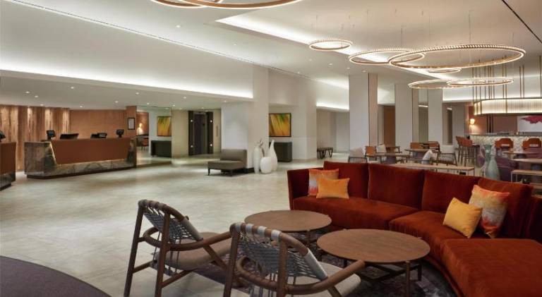 Hilton Toronto Airport Hotel & Suites — photo 4