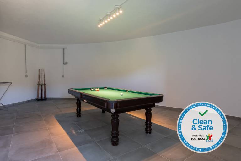 Family-friendly ample villa with hot tub, BBQ & yard | Garden view | Dogs allowed — photo 3