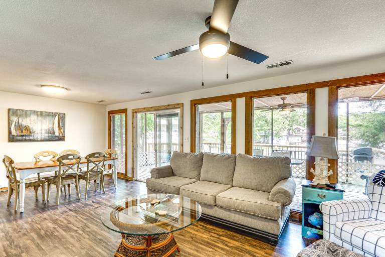 Lake of the Ozarks Home w/ Boat Dock & Kayaks — photo 4