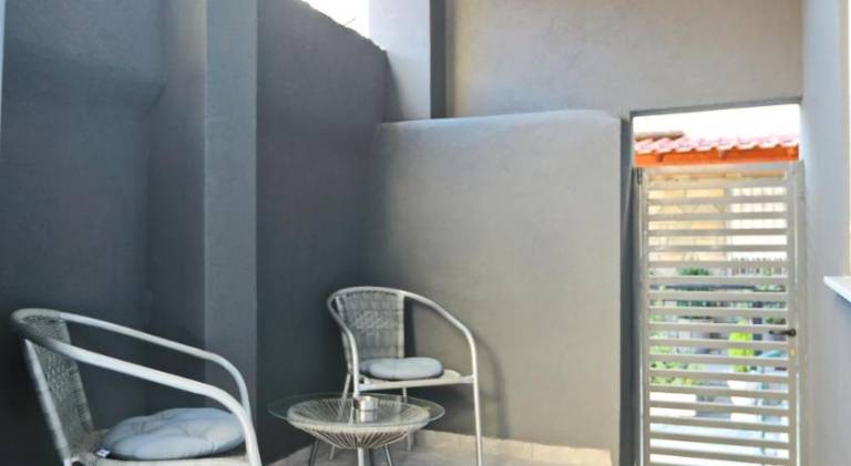 Rental apartment with patio — photo 5