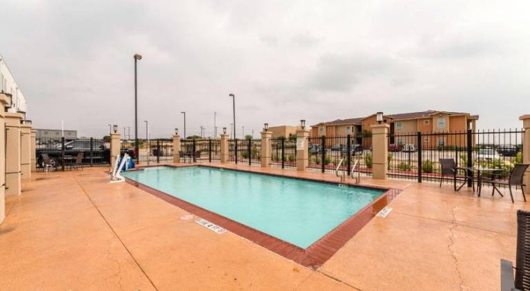 Motel 6 Laredo, TX - Airport — photo 2