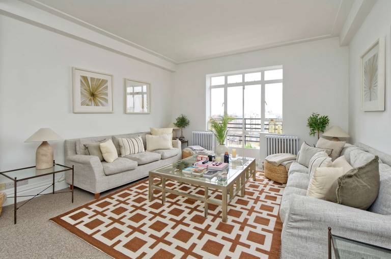 Large 1 Bedroom Apartment Chelsea