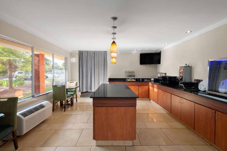 Days Inn by Wyndham Florence Near Civic Center — photo 3