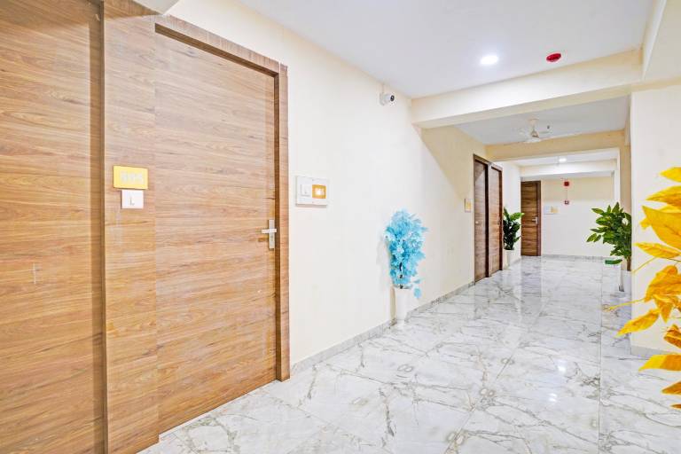 Hotel O N R