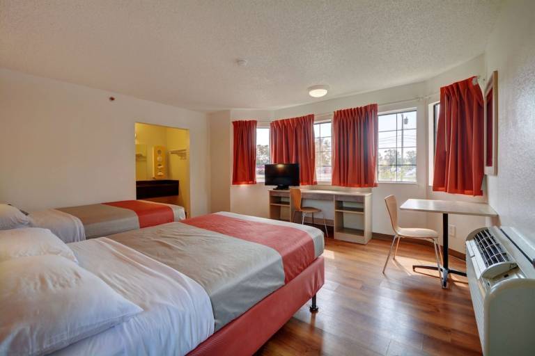 Motel Glastonbury Center