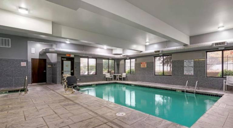 Best Western Plus Lacey Inn & Suites — photo 3