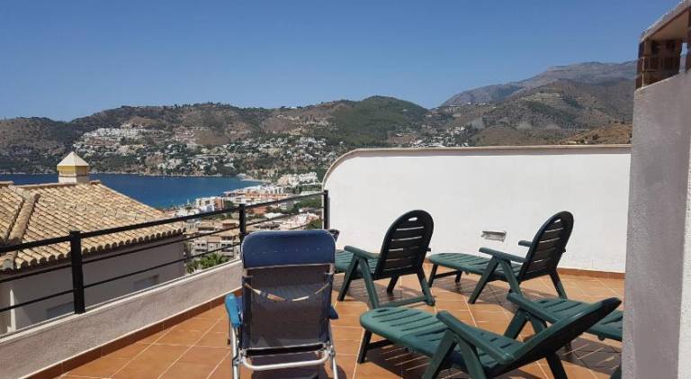 Apartment with patio, grill & pool | Close to the beach | Pets are welcome — photo 2