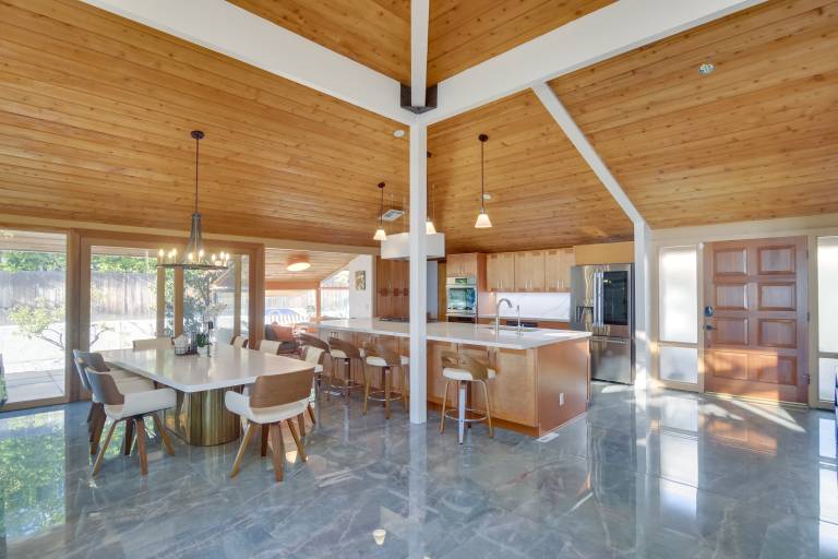 Unobstructed View! Stunning Home on Malibu Hilltop — photo 3