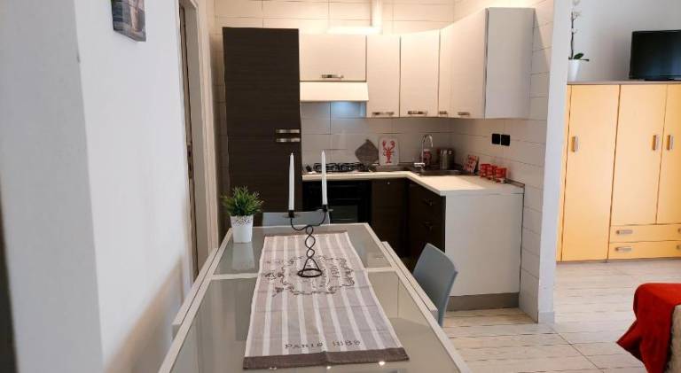 Rental apartment with patio — photo 2