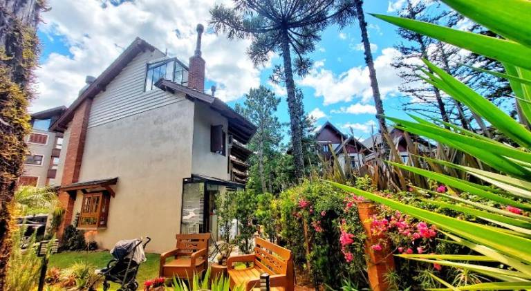 Vacation home with hot tub in Gramado