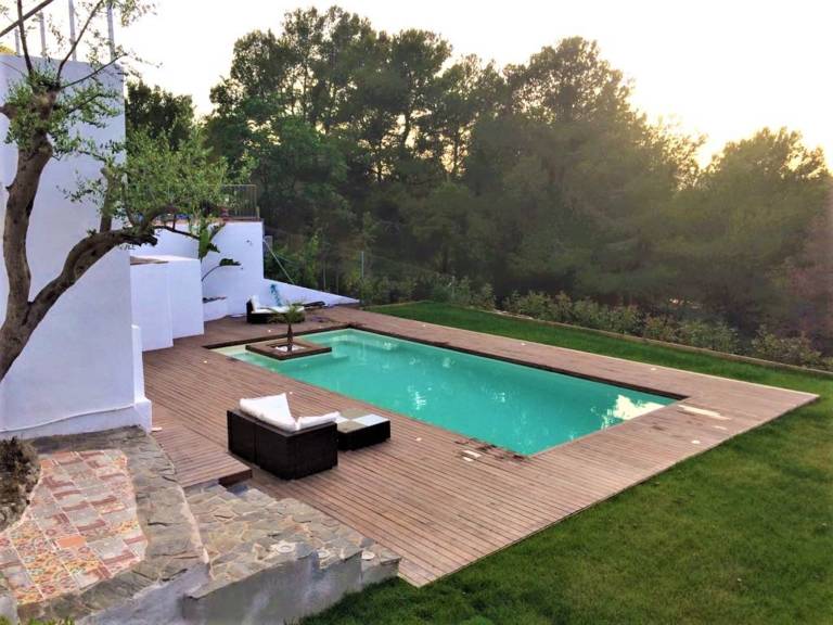 Chalet with private pool, garden & barbecue | Mountain view — photo 2