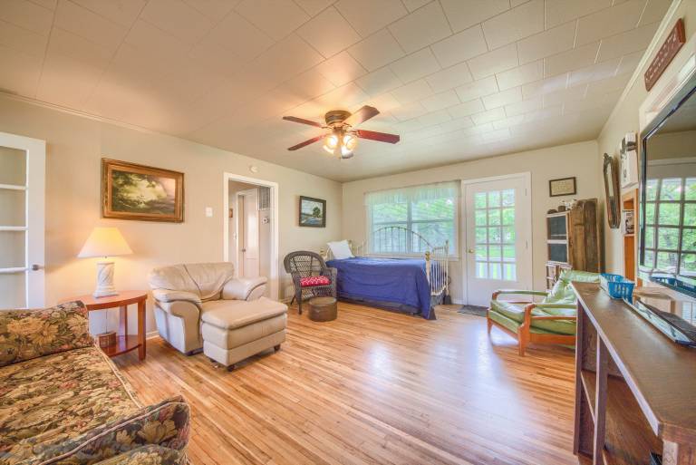 Family-oriented vacation home | Pets are welcome — photo 3