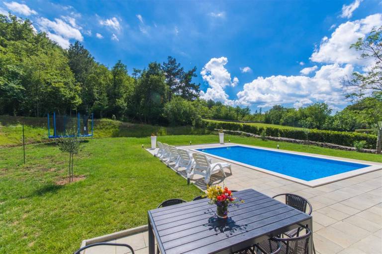 Family-friendly rental with BBQ, yard & pool | Pool view | Pets are welcome — photo 4