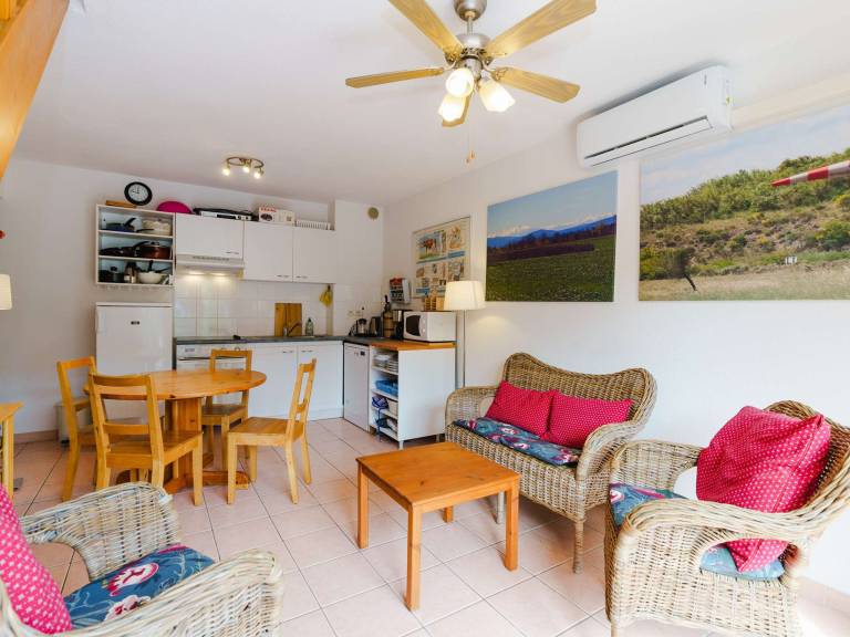 Cozy 3-Bedroom Villa with A/C, Terrace, and BBQ – 350m from Beach in Narbonne-Plage — photo 2
