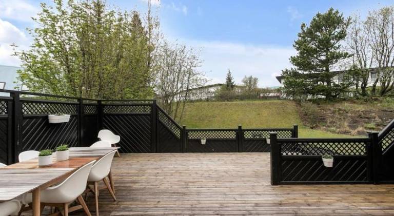 Villa with BBQ, yard & terrace — photo 5