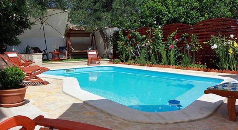 Vacation home with pool | Beach nearby | Dogs allowed in Supetar