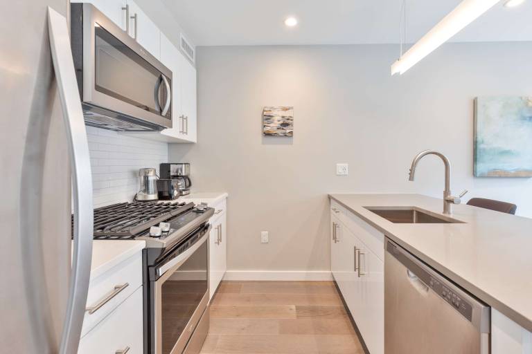 Apartment | Close to Faneuil Hall | Good for workation — photo 4
