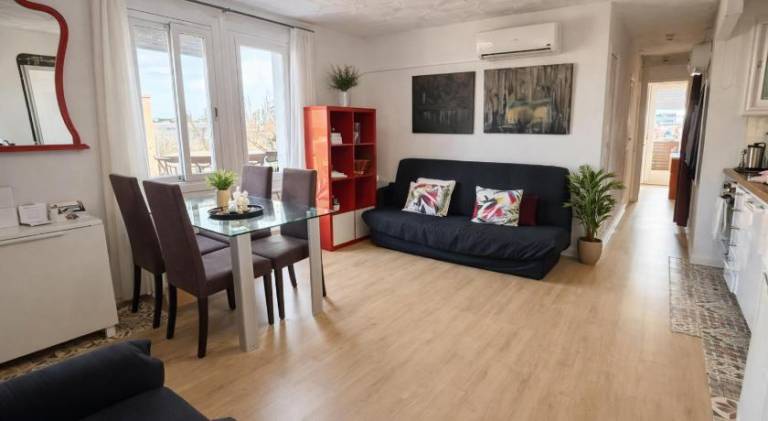 Apartment with patio in Barcelona