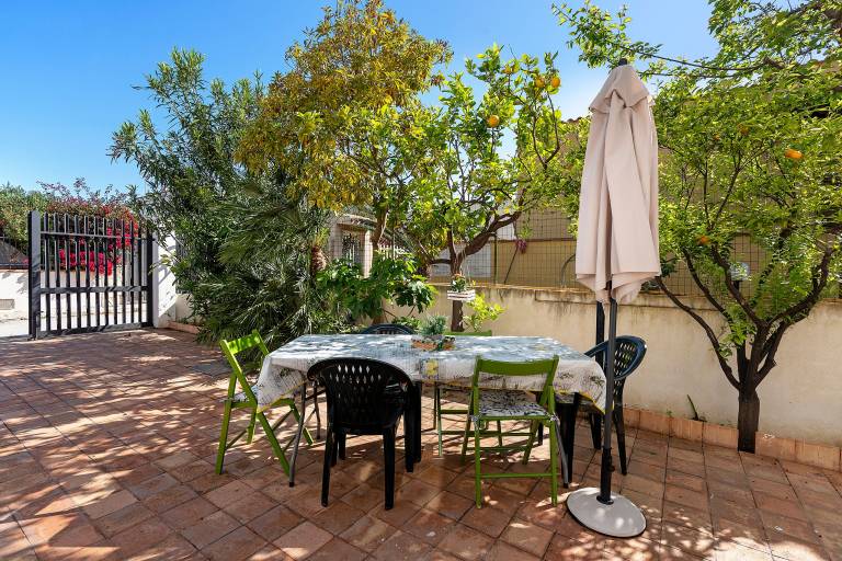 Villa 'Goffry' with Mountain View, Private Terrace and Air Conditioning — photo 4