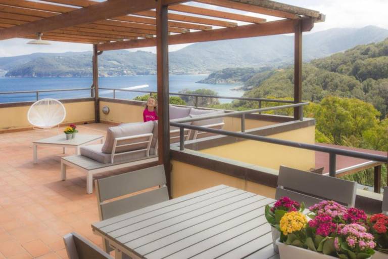 Holiday apartment with patio — photo 5