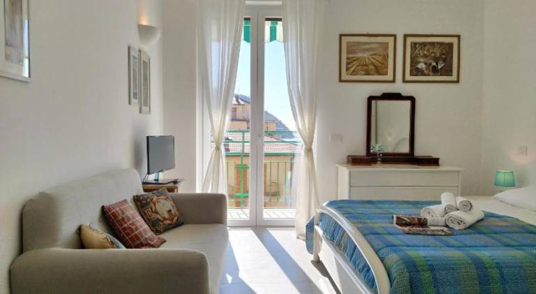Holiday apartment with terrace | Close to the beach | Pet-friendly in Levanto