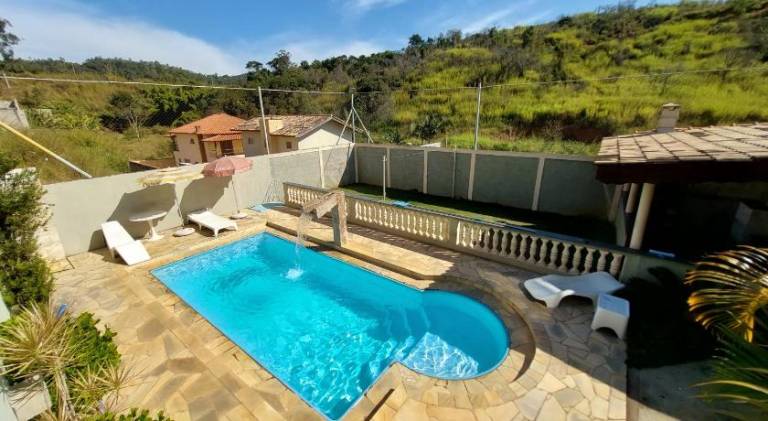 House with pool in Serra Negra
