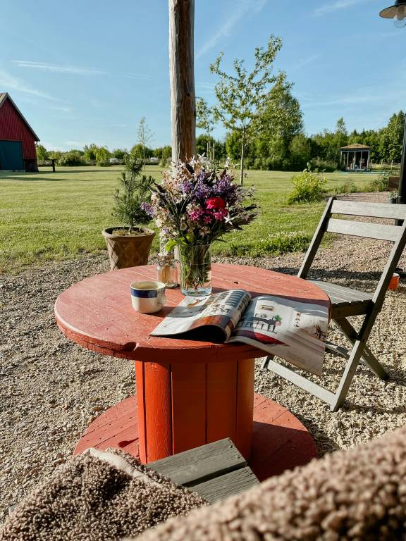 Vacation home with patio, yard & barbeque — photo 4