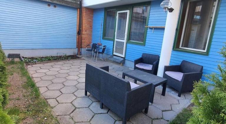 Holiday apartment with yard — photo 5