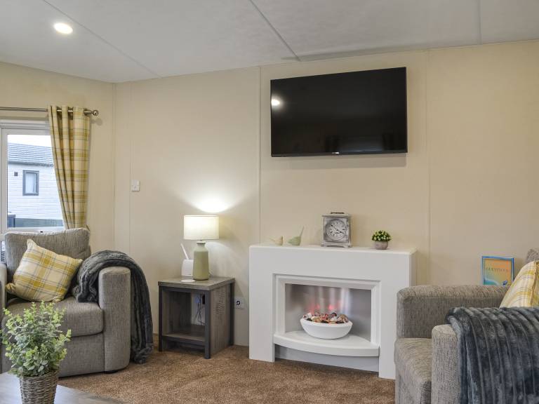 Child-friendly charming cottage with yard | River view | Pets allowed — photo 3