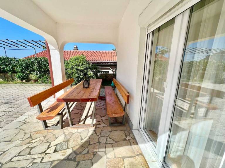 Rental apartment for 5 persons in Crikvenica