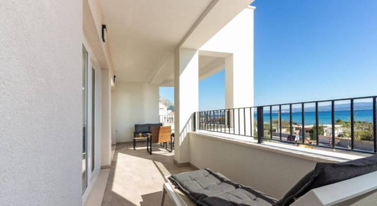 Holiday apartment with patio & barbeque — photo 4