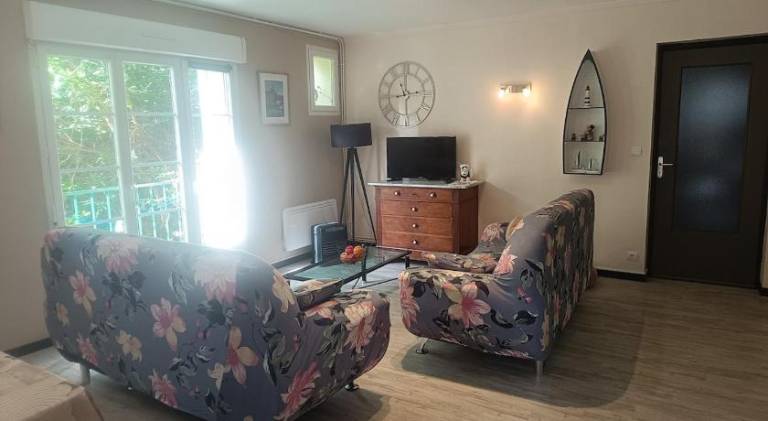 Holiday apartment with 3 rooms for 6 persons — photo 2