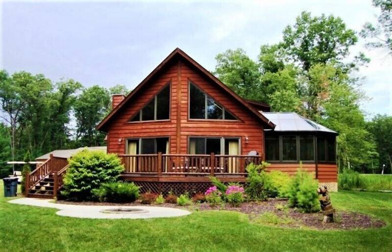 House Lake Delton