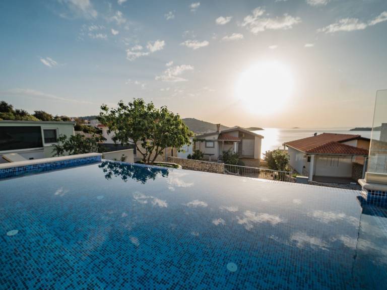 Vacation home with garden, barbecue & private pool — photo 5