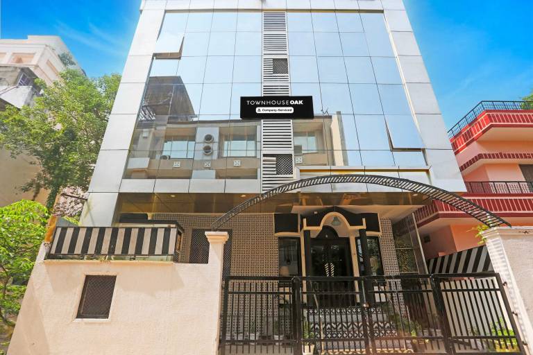 Townhouse Oak Varanasi Cantonment